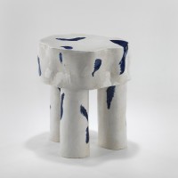 <a href="https://www.galeriegosserez.com/artistes/salomon-celine.html">Céline Salomon</a> - Owen - Tabouret Blanc & Bleu